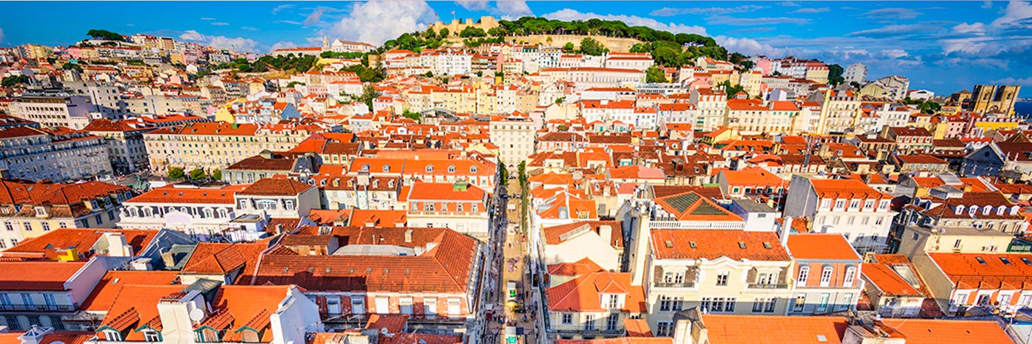 Baixa de Lisboa com destaque para o Castelo de São Jorge.
