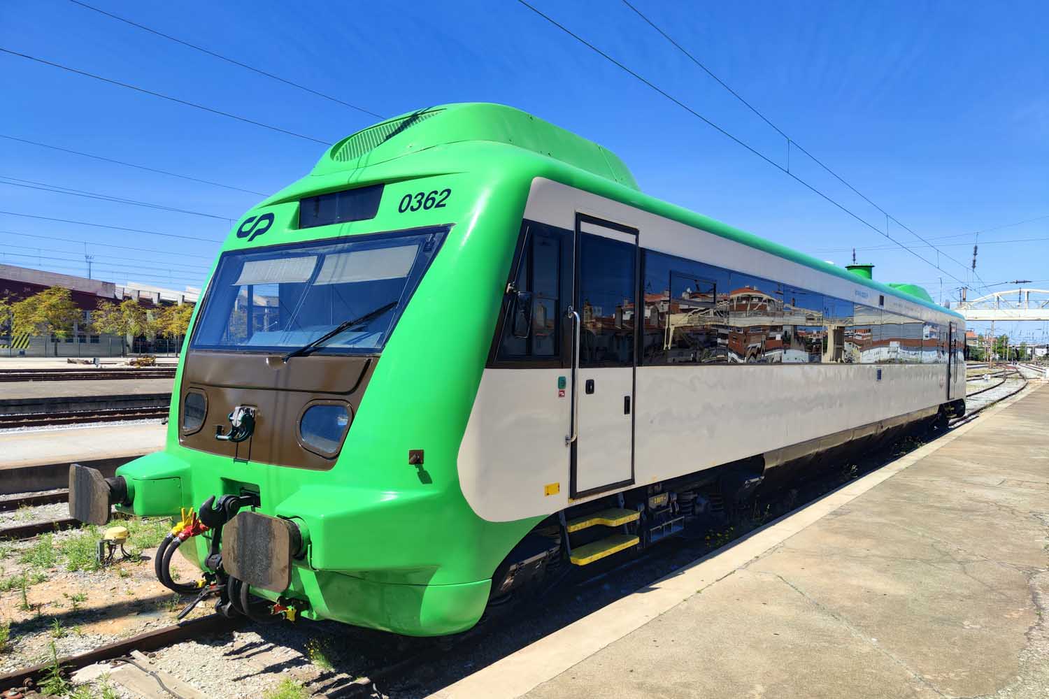 Allan Diesel CP 0350 - Automotora na estação