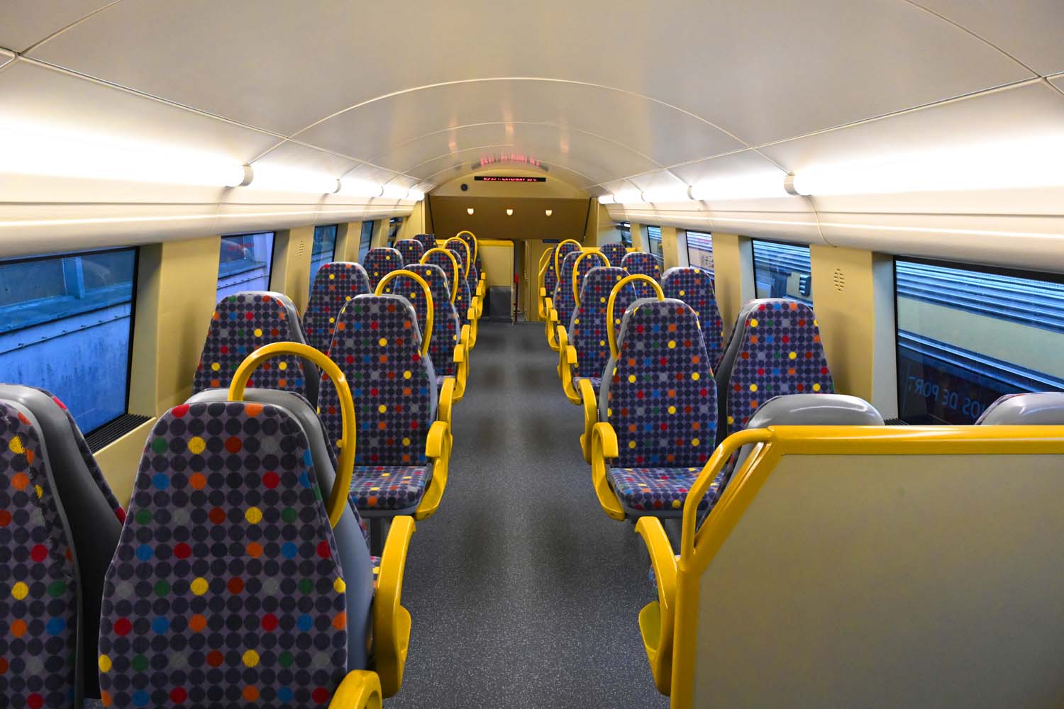 Eletric Multiple Unit CP 3576 - interior 